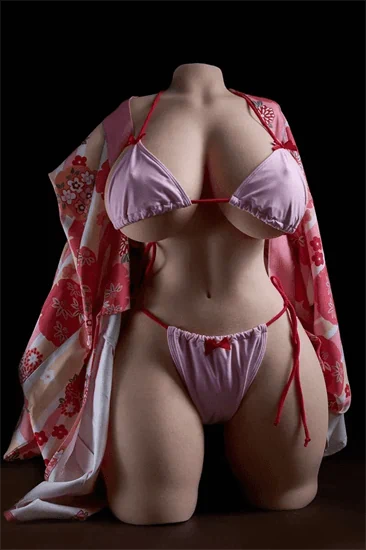 בובת מין טורסו ווניס עם חזה גדול Vaniss BBW